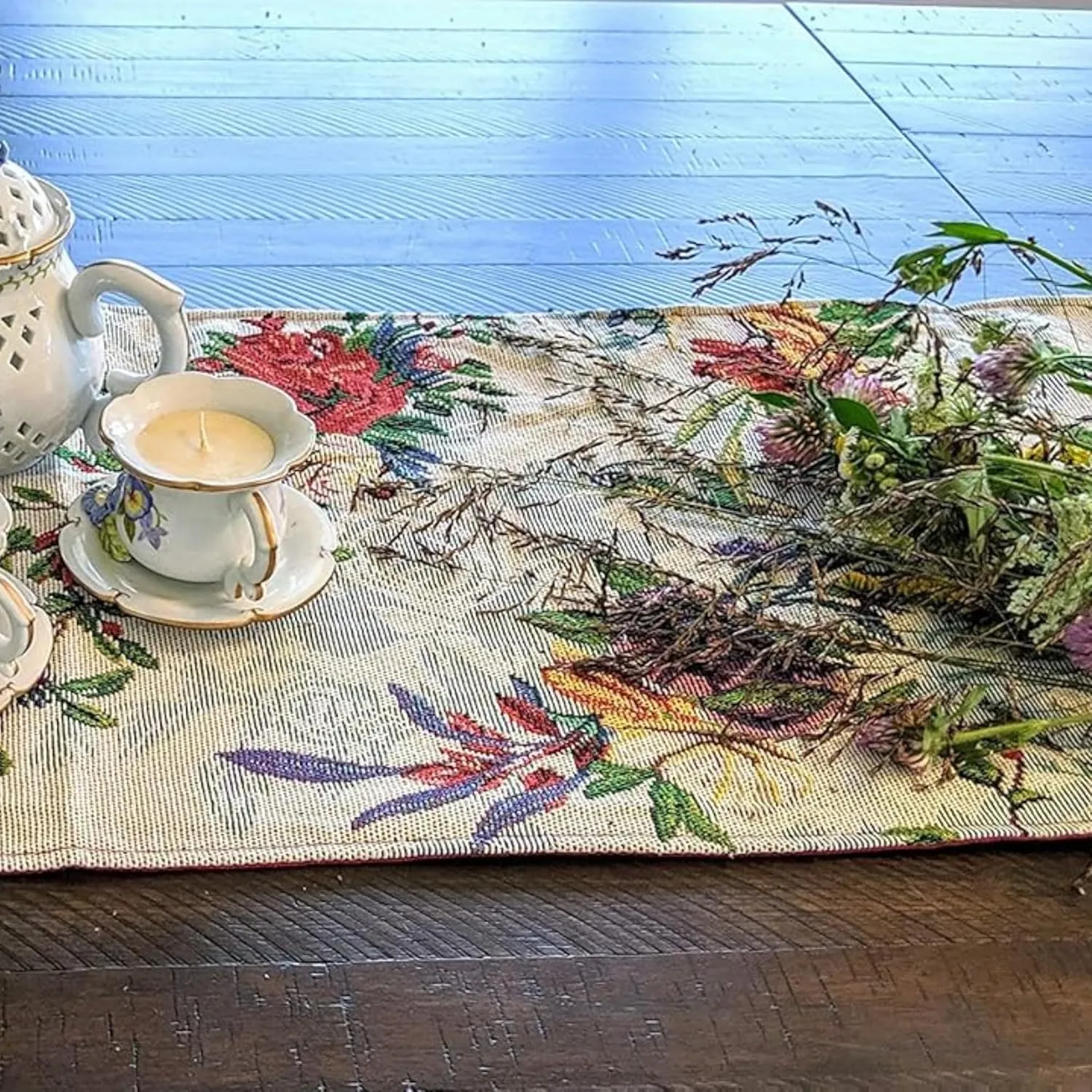 DaDa Bedding Elegant Floral Blue Roses Tapestry Table Runner - Tropical Paradise Exotic Botanical Flowers Birds Nature Garden Berries - Multi-Colorful Linen Woven Kitchen Dining Mats - 13" x 54"