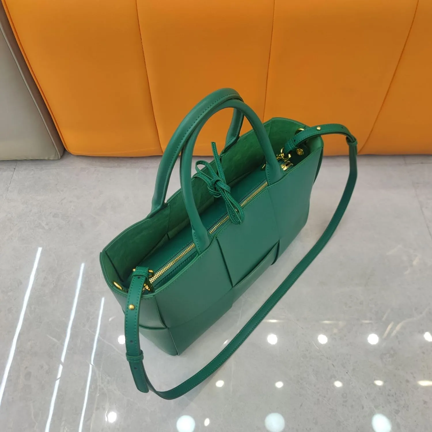 Elegant Cowhide Leather Hand Woven Tote Handbag – Large Shoulder Bag for Commuting