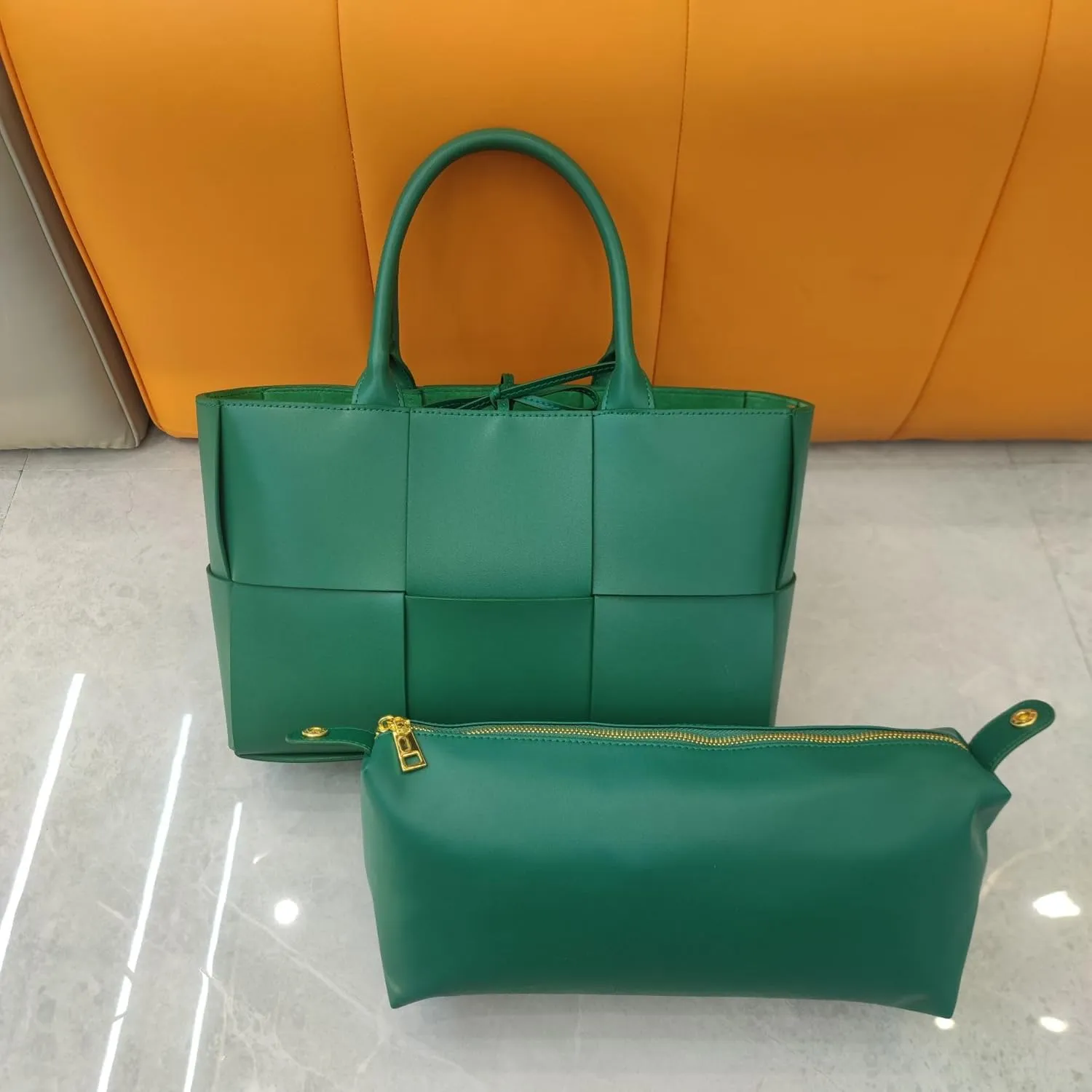 Elegant Cowhide Leather Hand Woven Tote Handbag – Large Shoulder Bag for Commuting