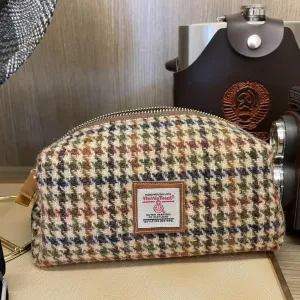 Harris Tweed Wool Cosmetic Bag, Large Capacity Scottish Tartan Handmade Makeup Organizer, Stain-Resistant Travel Toiletry Pouch for Women （No.614）