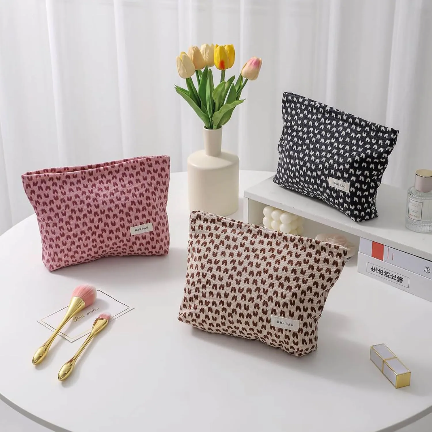 HEY M&Q Corduroy Pink Heart Make up Bag for Women Small Makeup Pouch Travel Toiletry Bag Portable Cosmetic Bag Versatile Zipper Pouch