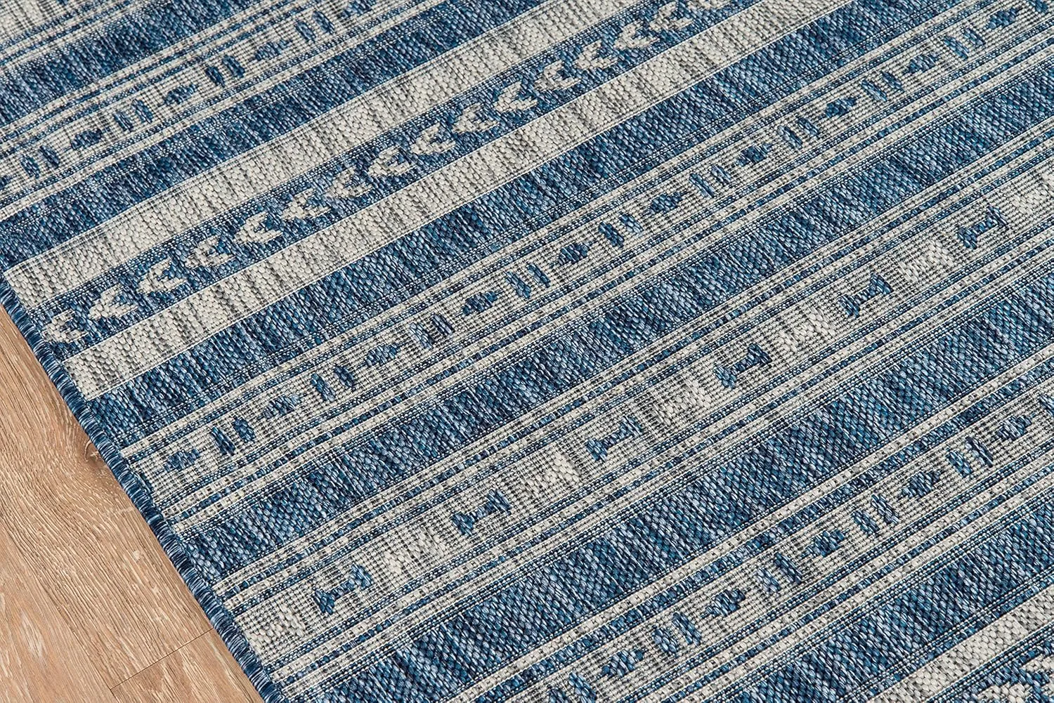 Novogratz by Momeni Villa Collection Tuscany Indoor Outdoor Blue Area Rug, 2'7" x 7'6" Runner Sized Mat for Pool, Patio, Porch, Balcony, Hallways, Kitchen, Bedroom, and Livingroom