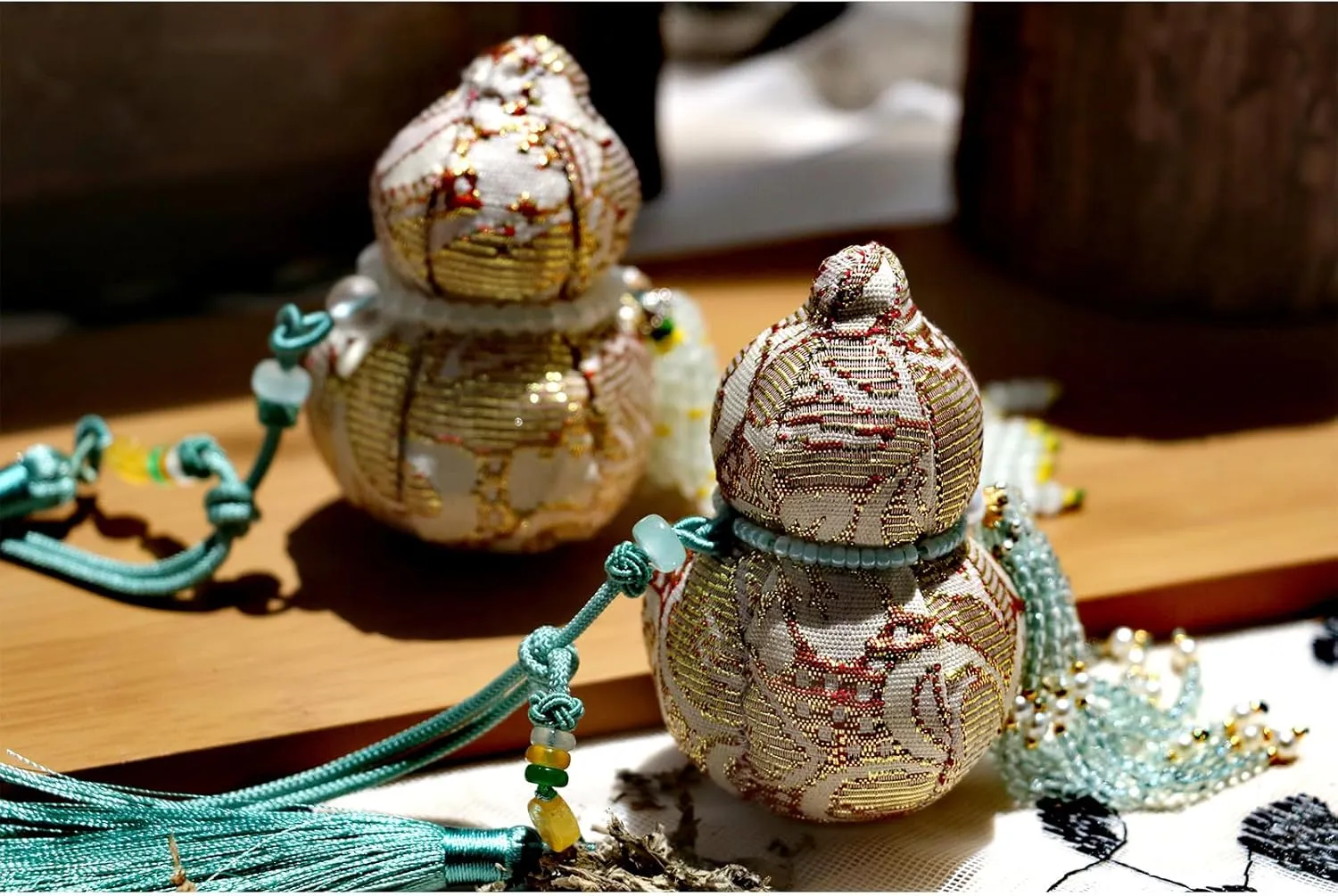 Ornament Car Interior Accessories for BYD Yuan PRO EV MK1 2016-2025,Pure Hand-Woven A Mysterious Gift from The East,Beautiful Exquisite Hanging Or bagleather Bag Charm,Tassel Handle Rope