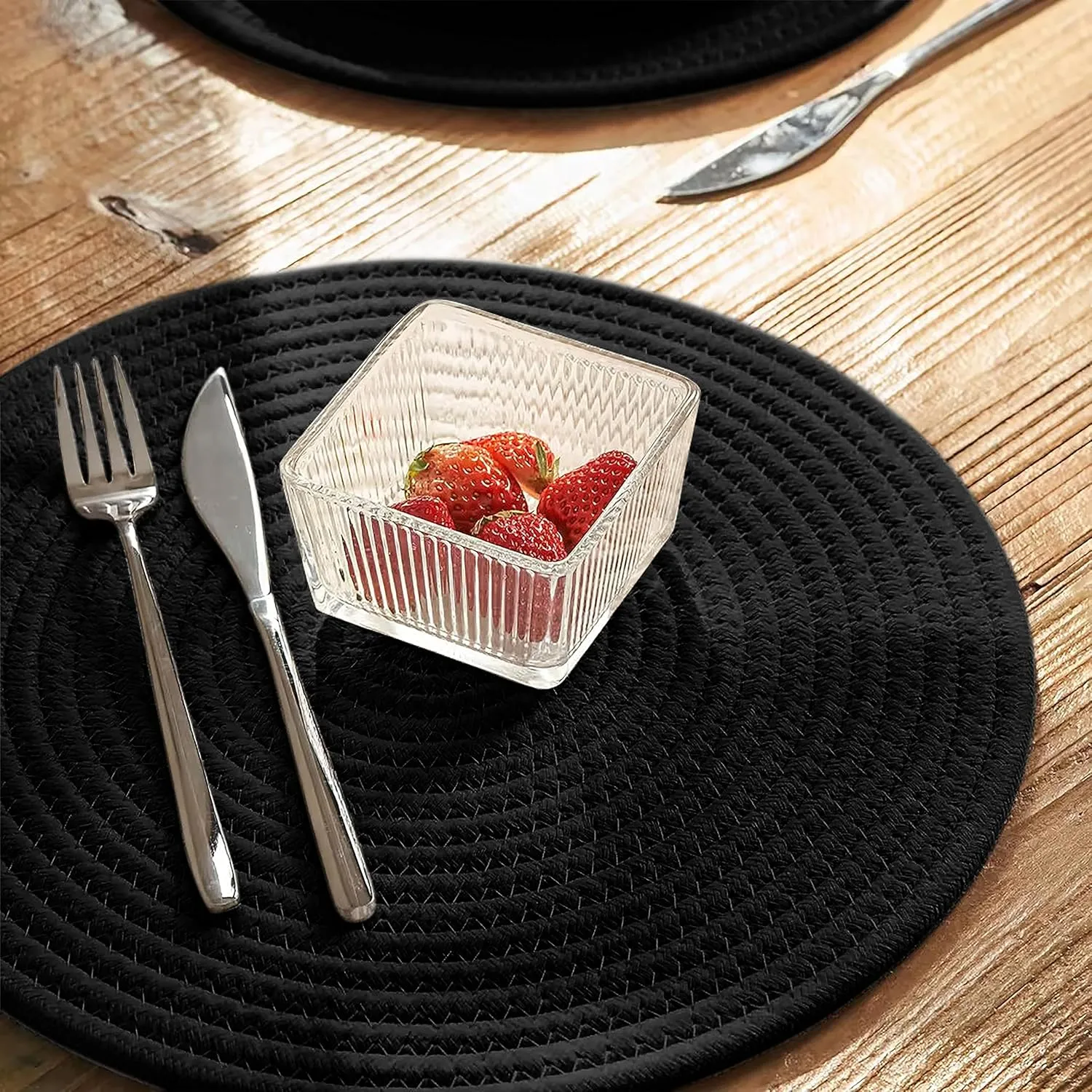 Round Placemats Set of 4, Woven Cotton Rope Chargers for Dinner Plates, Non-Slip, Heat Resistant Table Decor, Boho Farmhouse Kitchen Decor (Black, 13 inch)