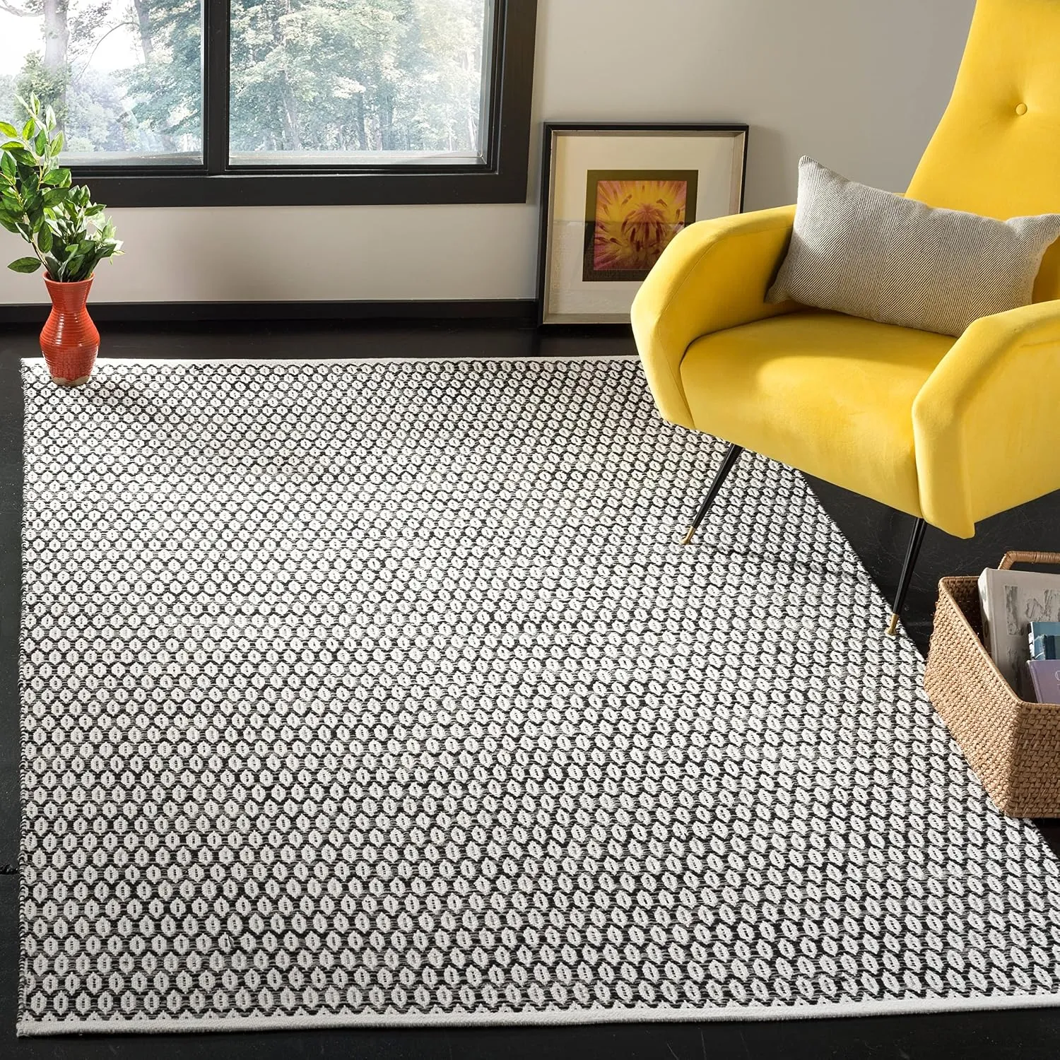 SAFAVIEH Area Rug 8x10 - Montauk Collection - Large - Black & Ivory, Handmade Cotton, Ideal for Living Room, Bedroom, Office, Dining Space (MTK608A)