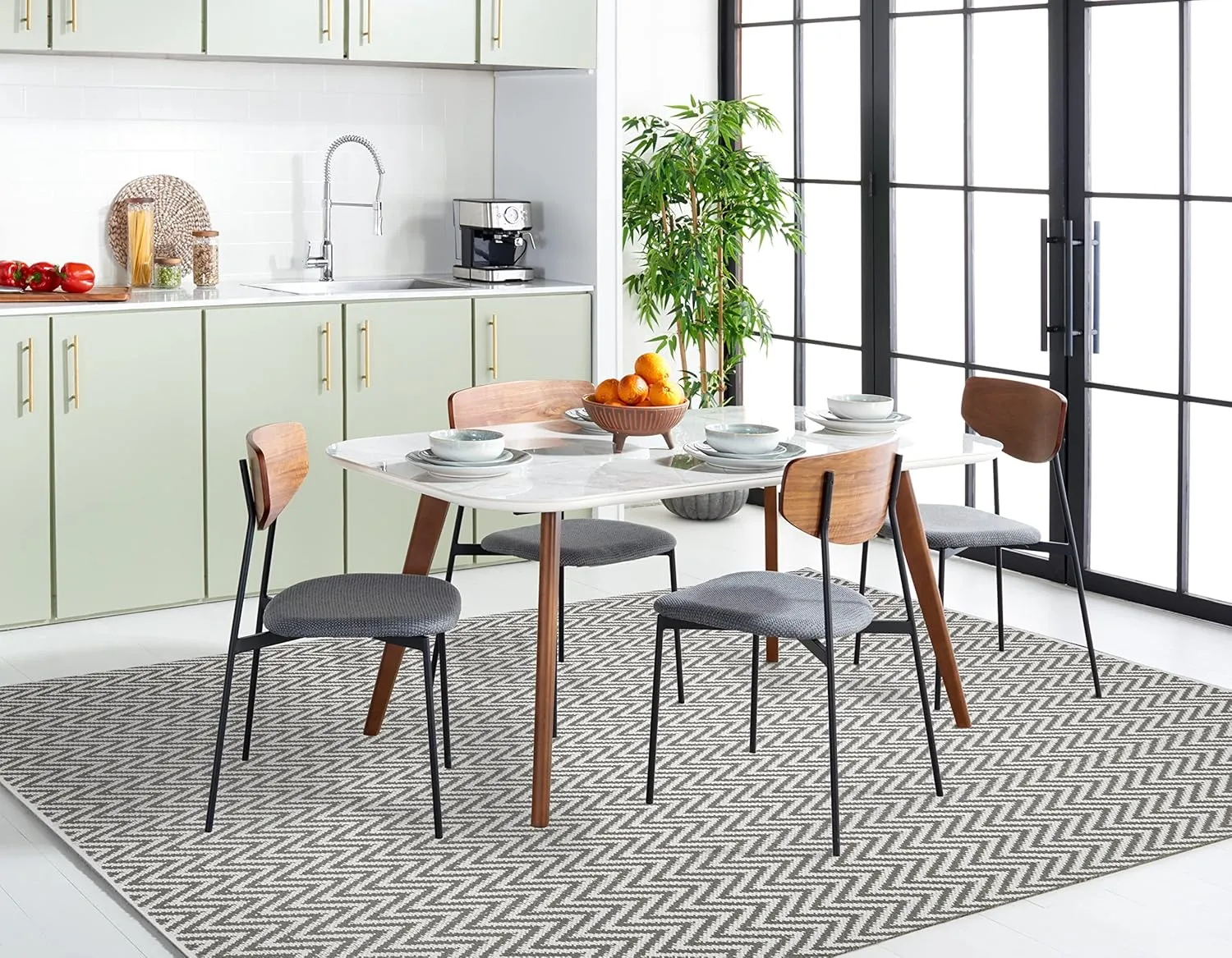 SAFAVIEH Montauk Collection Accent Rug - 3' x 5', Grey & Ivory, Handmade Chevron Cotton, Ideal for High Traffic Areas in Entryway, Living Room, Bedroom (MTK812A)