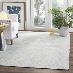 SAFAVIEH Montauk Collection Area Rug - 5' x 7', Ivory & Light Blue, Handmade Cotton, Ideal for High Traffic Areas in Living Room, Bedroom (MTK717B)