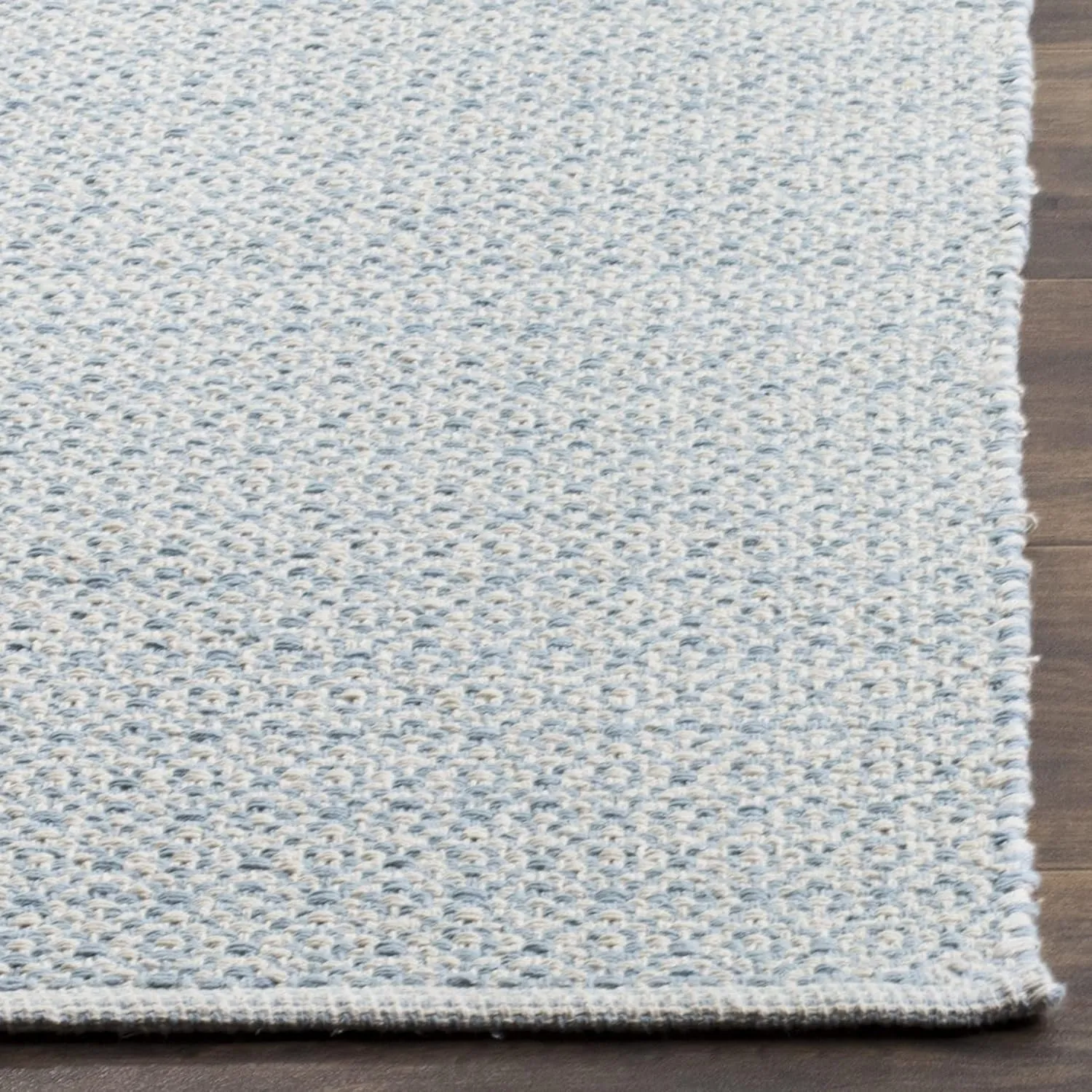 SAFAVIEH Montauk Collection Area Rug - 5' x 7', Ivory & Light Blue, Handmade Cotton, Ideal for High Traffic Areas in Living Room, Bedroom (MTK717B)