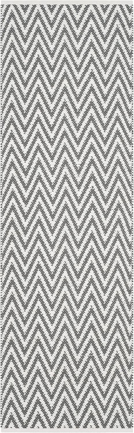 SAFAVIEH Montauk Collection Runner Rug - 2'3" x 7', Grey & Ivory, Handmade Chevron Cotton, Ideal for High Traffic Areas in Living Room, Bedroom (MTK812A)