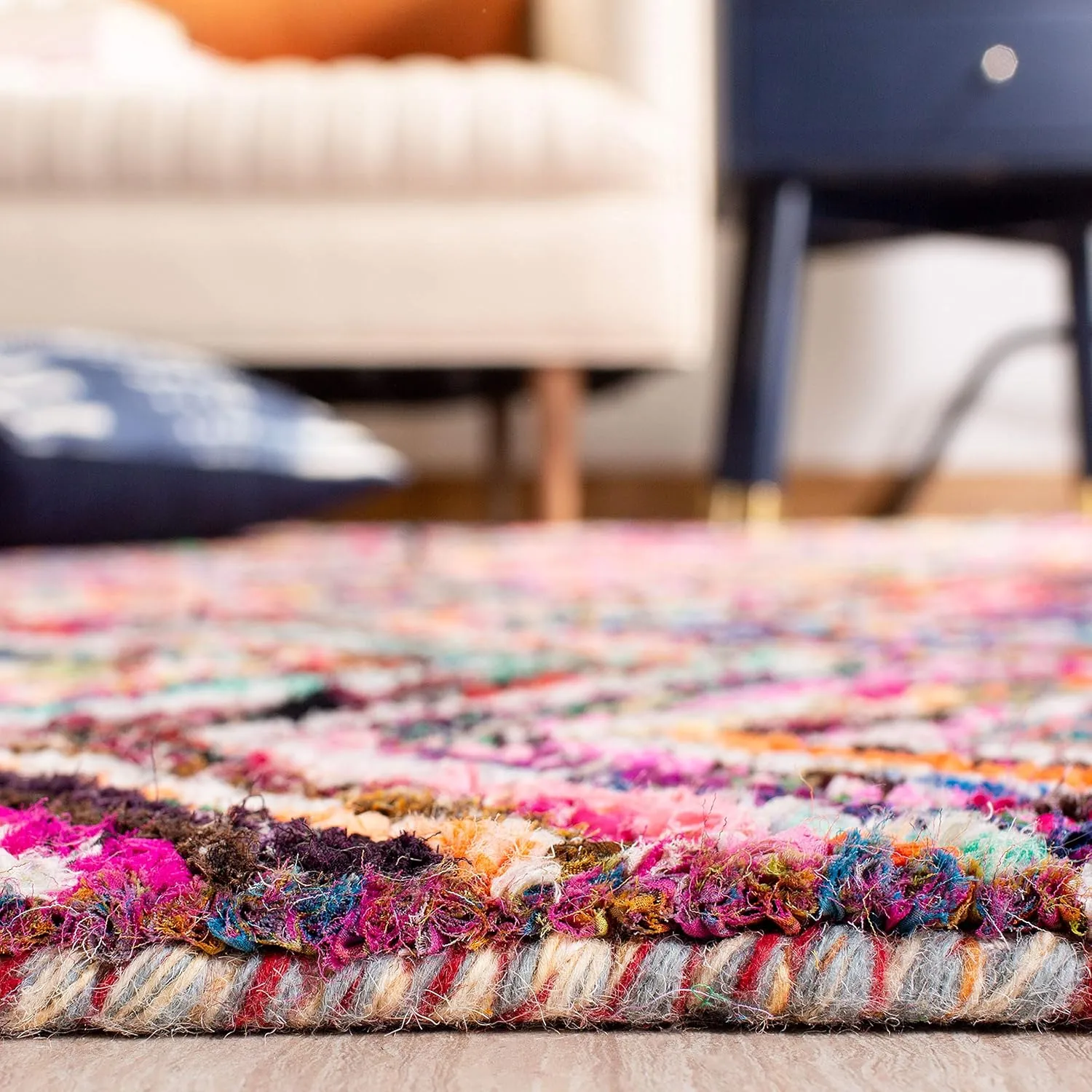 SAFAVIEH Nantucket Collection Accent Rug - 2'3" x 4', Multi, Handmade Boho Chevron Cotton, Ideal for High Traffic Areas in Entryway, Living Room, Bedroom (NAN311A)