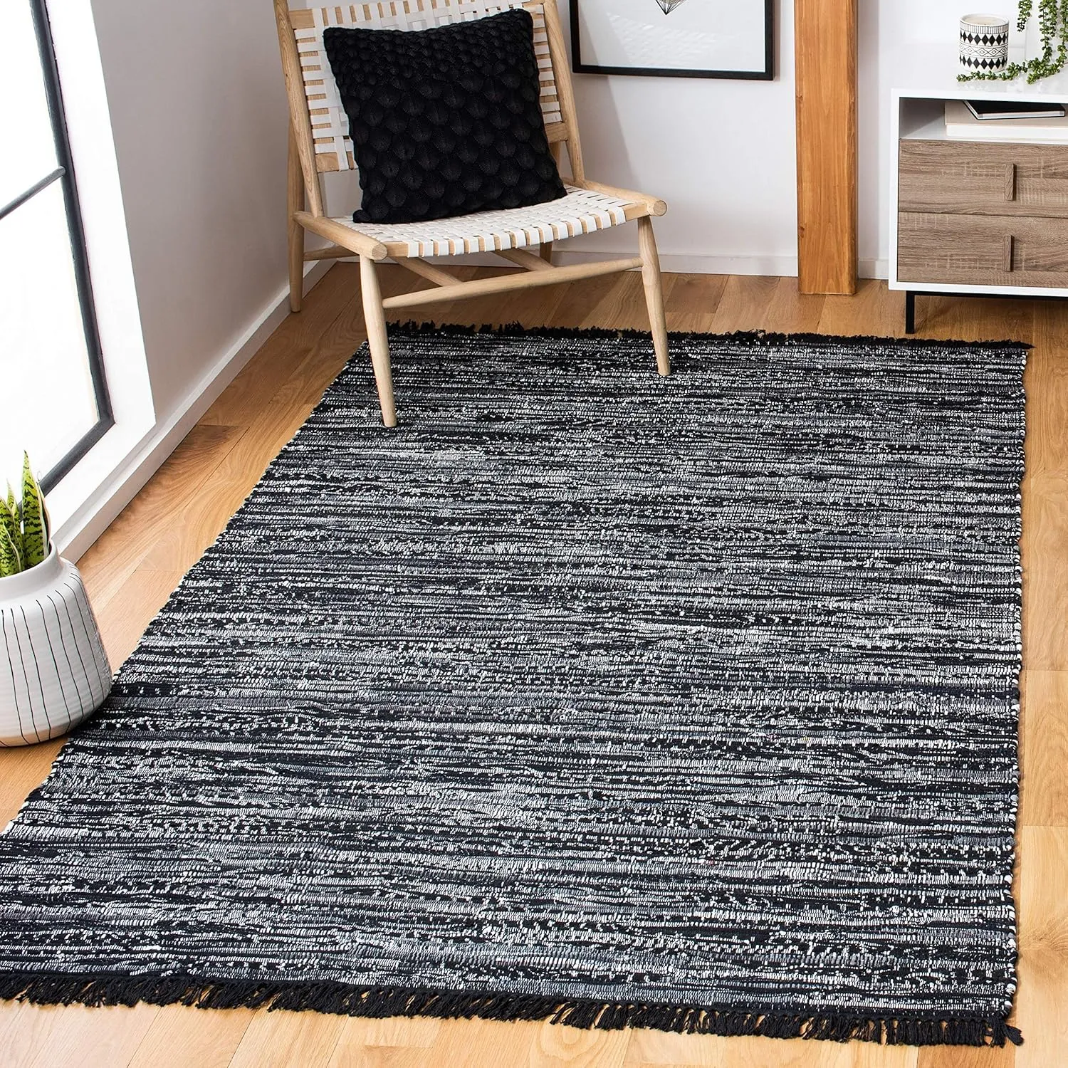 SAFAVIEH Rag Rug Collection Area Rug - 8' x 10', Black, Handmade Boho Stripe Cotton, Ideal for High Traffic Areas in Living Room, Bedroom (RAR121Z)