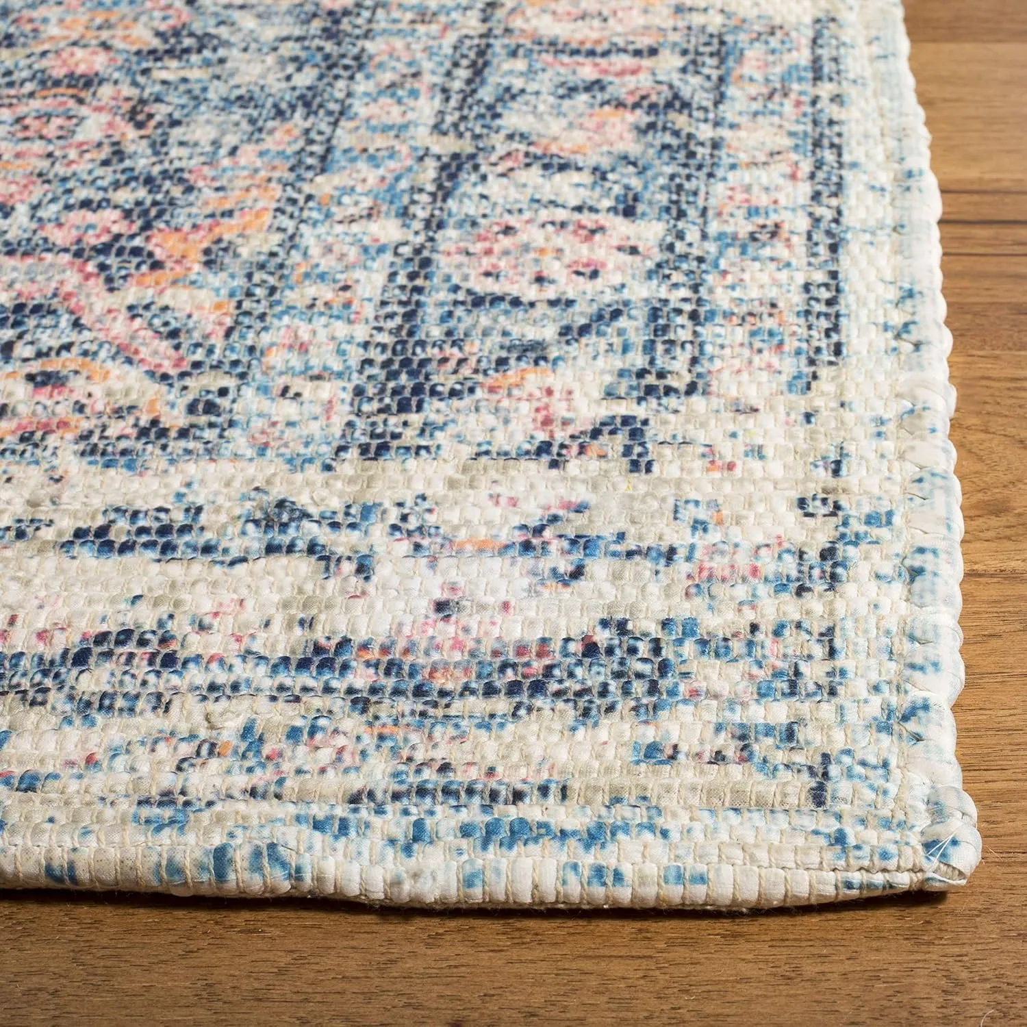 SAFAVIEH Saffron Collection Area Rug - 6' x 9', Blue & Turquoise, Handmade Boho Chic Distressed Cotton, Ideal for High Traffic Areas in Living Room, Bedroom (SFN577A)