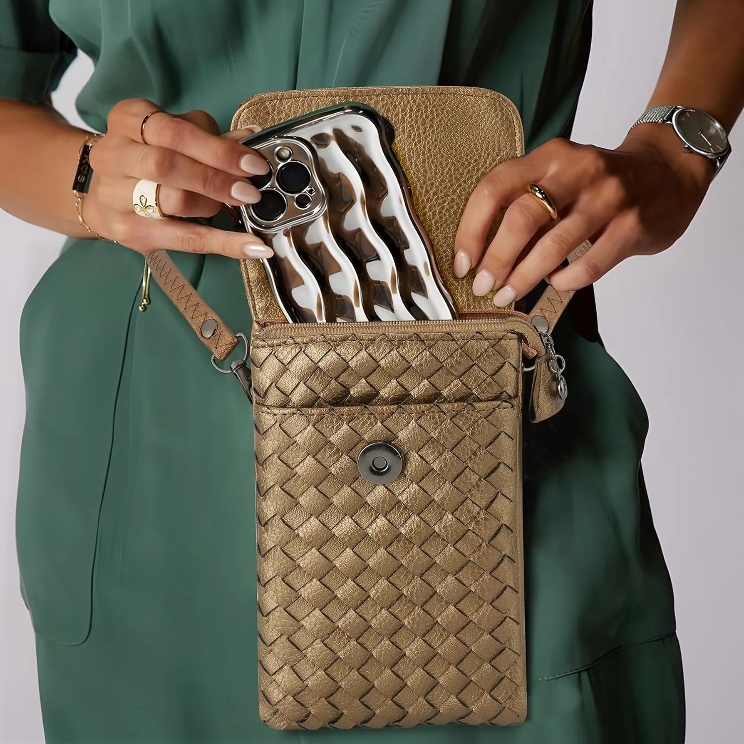 Small Crossbody Bags for Women Small Purses Woven Cell Phone Purse Travel Purse Wallet Phone Purses