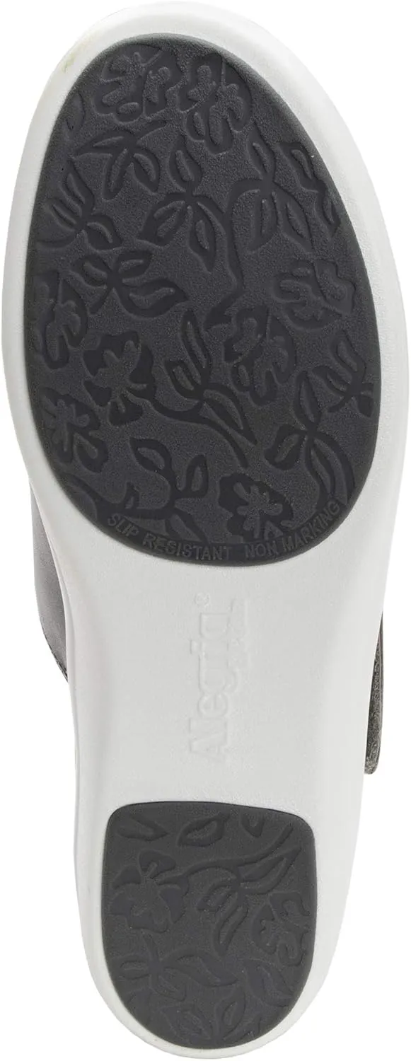TRAQ by Alegria Qin Womens Smart Walking Shoe